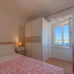 Demark 2 , Novigrad Istria Kroatien