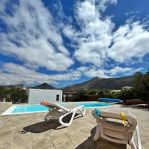 Casa Marisa With Heated Pool & Garden , Tindaya Spanien